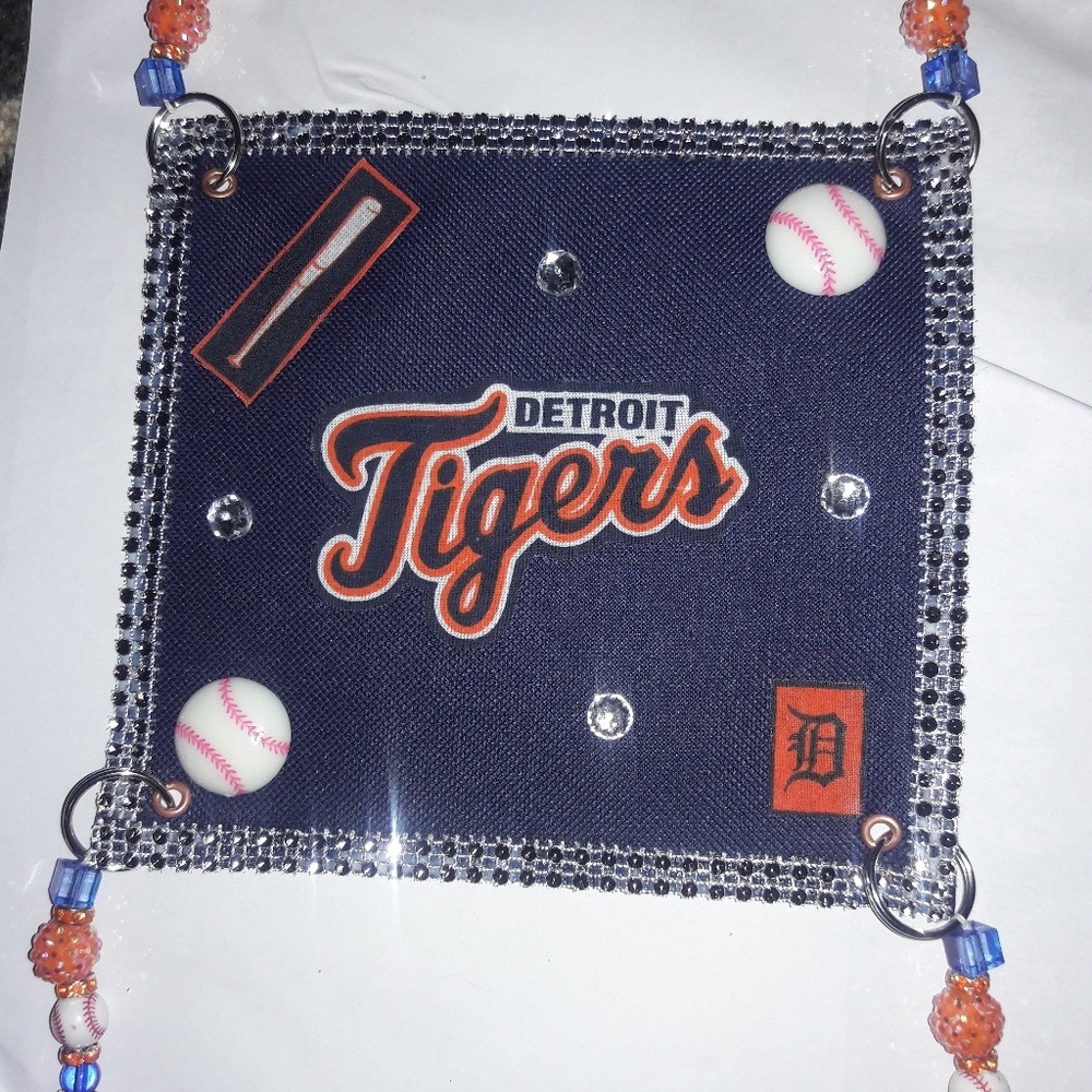 Handmade "DETROIT TIGERS" WINE/Glass Cover